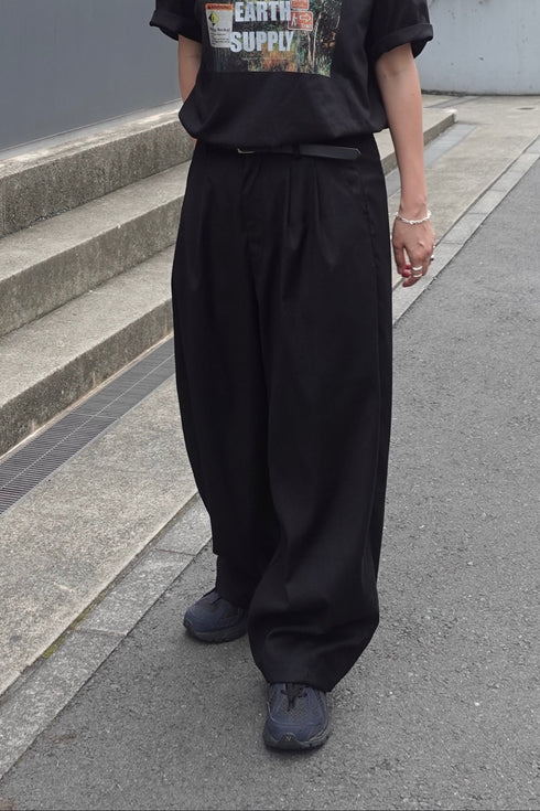 ボリュームスラックスパンツ